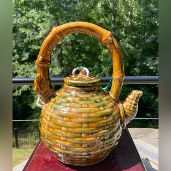 Majolica Style Basket Weave Bamboo Tea Pot - Picture 3 of 9